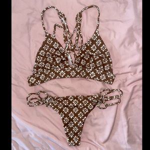 Acacia Swimwear Daisy Block Set